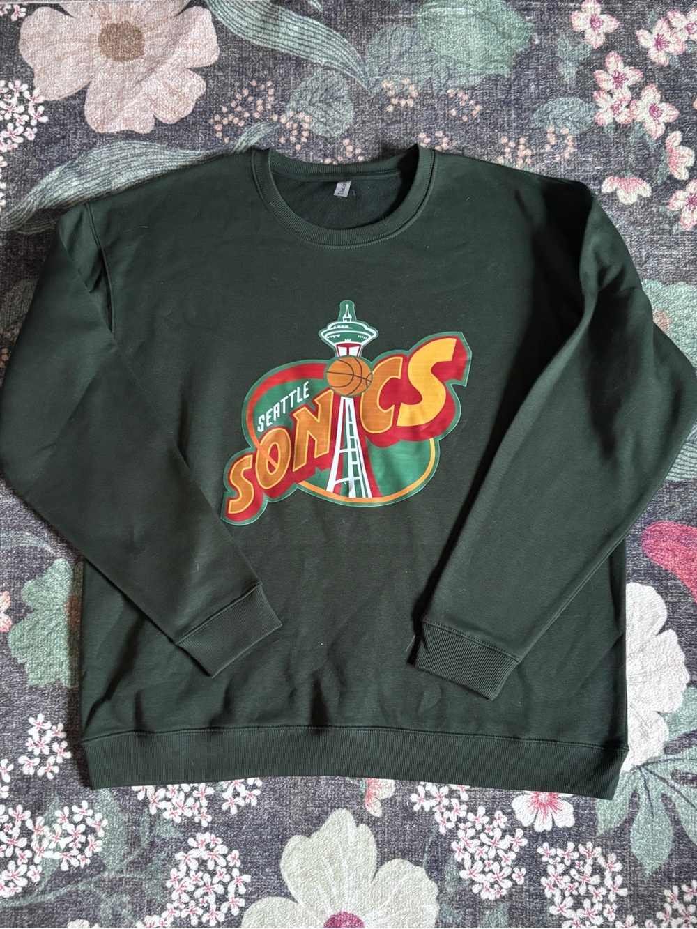 NWOT Seattle SuperSonics Dark Green Graphic Crewneck Sweatshirt
